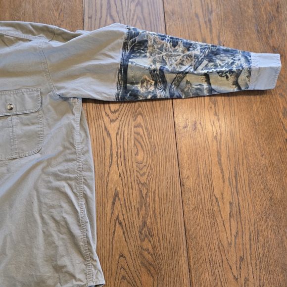 Men's Beige and Camouflage Shirt - Picture 5 of 8